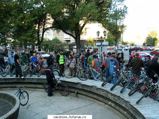 bikeri din buc castiga: ceva poze jumatati incapeam toti :?d