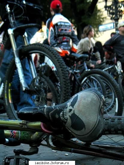 bikeri din buc castiga: mai put ceva pzoe: