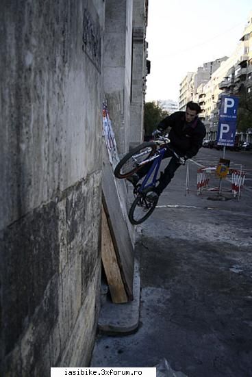 bikeri din buc castiga: altii distrau