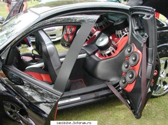 poze funny ...ca inveselim lumea acilea mie-mi place mult muzica