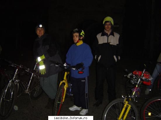 pedalare seara. poza.