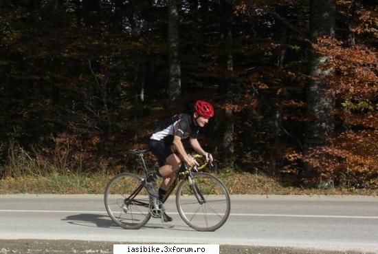 n-as vrea sa ma laud, dar asta este: un 2005 10200km, anul trecut 9400, acum doi ani, cca 6400 (cam