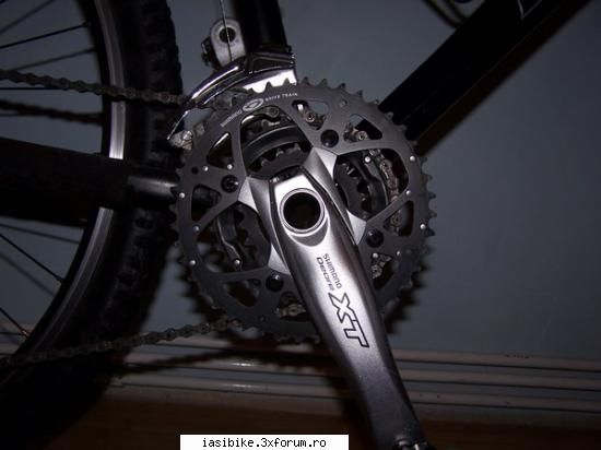 montan aproape nou treia poza