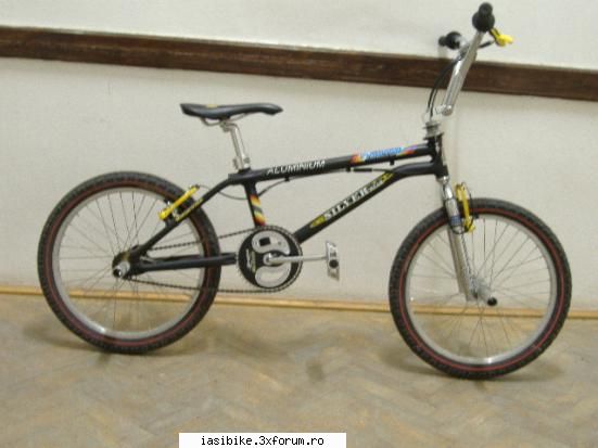 vand bmx silver star ;cadru: phantom alloy/ butuc hi-tech 44t/ lant:ybn/ manete + frane logan/
