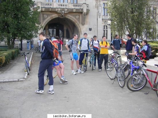 tura duminica 2.04.2006 ora 12.30 palat plecare