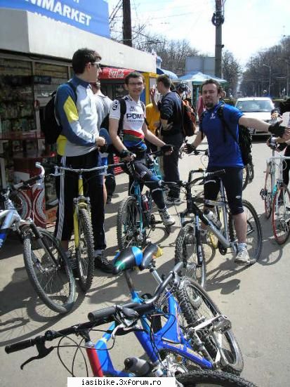 tura duminica 2.04.2006 ora 12.30 palat tot acolo.