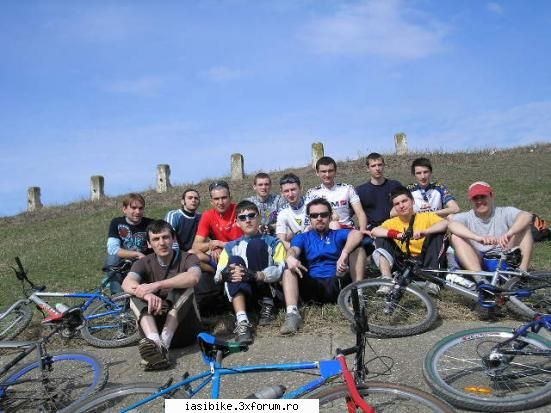 tura duminica 2.04.2006 ora 12.30 palat toata lumea.