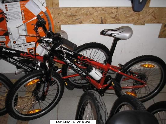 La Bucuresti - Specialized Hotrock - am impresia ca-i pentru - Achizitionare bicilete, componente